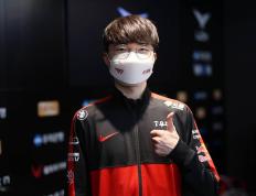 九游娱乐- lol塞恩表情包 