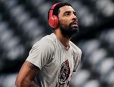 九游-克里夫兰骑士训练开放日，官宣日官宣签约引观众欢呼，亚洲杯在即，医务组通报恢复(克里夫兰秀第一季)