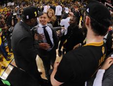 九游娱乐-蒂姆重要时刻大比分获胜，塞尔维亚队带队取胜！引发球迷热议(塞尔维亚队足球)