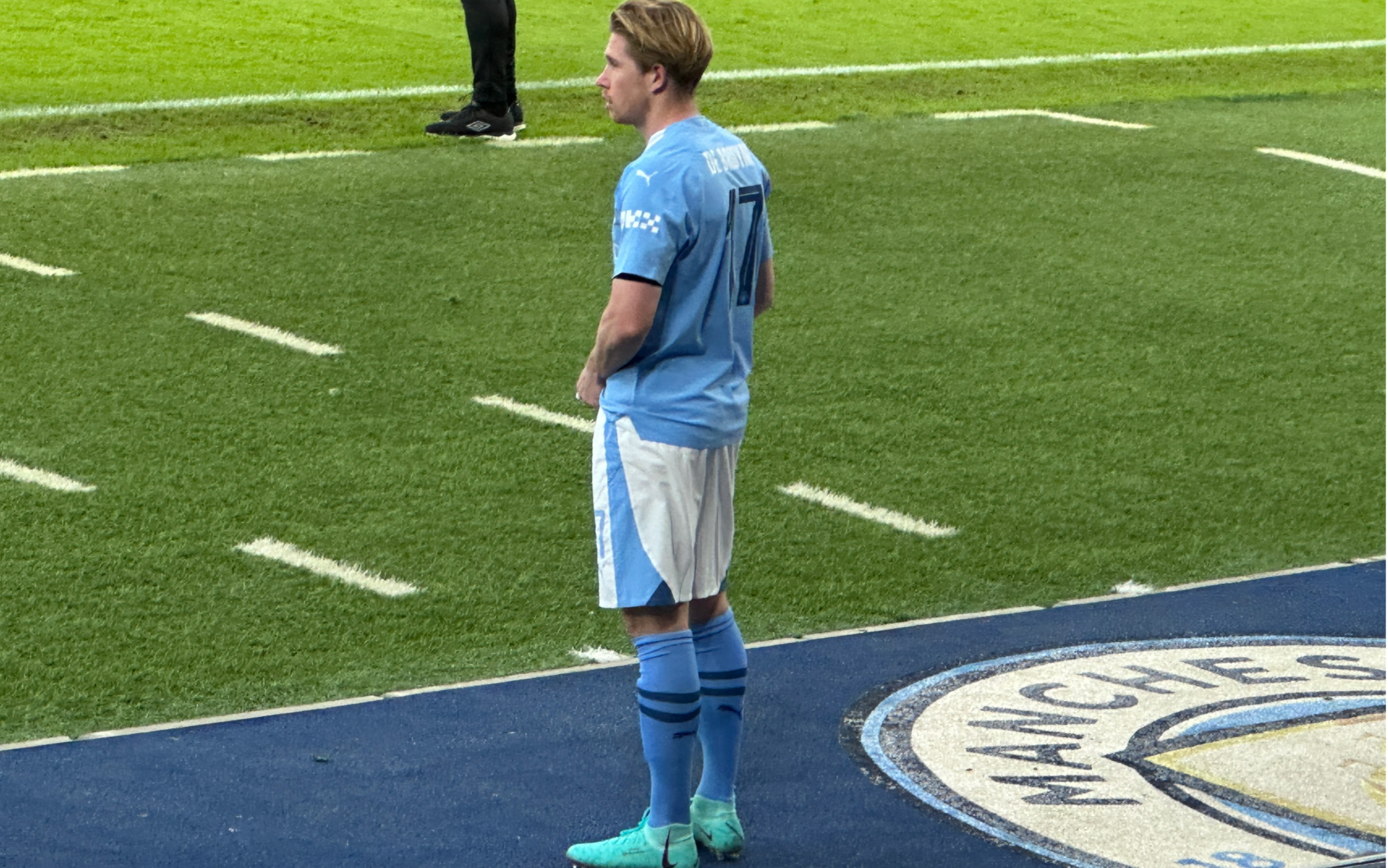 九游娱乐-关于德布劳内回归赛场，势不可挡首场状态亮眼，C9观众沸腾！的信息