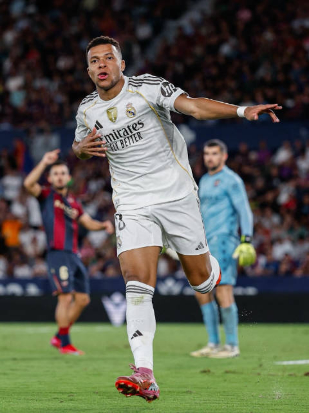 九游-包含姆巴佩连续十二场比赛得分超过比分优势明显，皇家马德里挑战极限！的词条